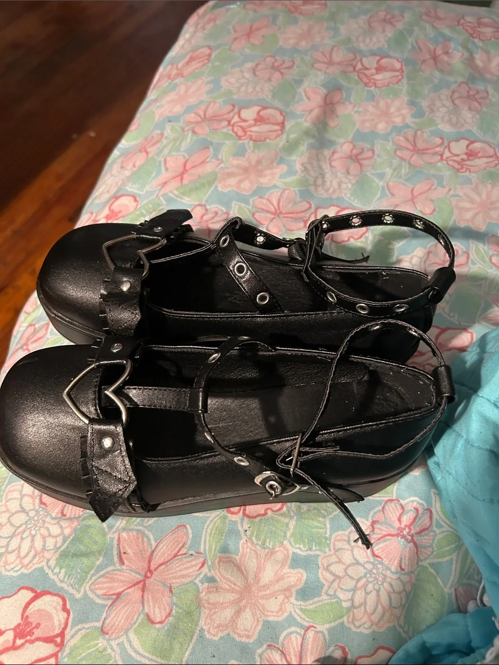 Women  Black Heart-Accent Mary Jane Shoes